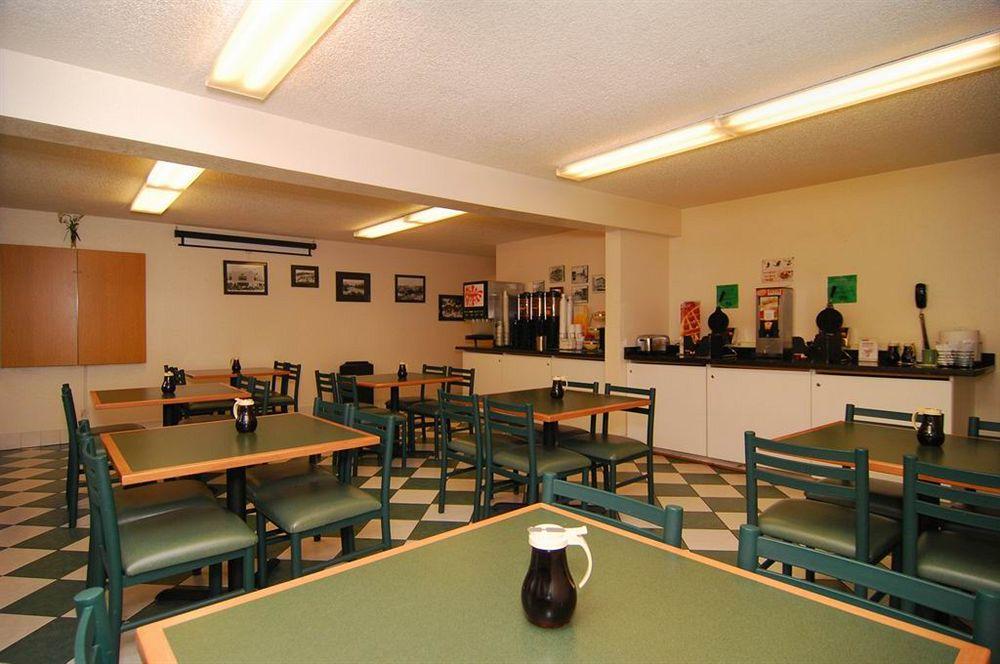Quality Inn & Suites Medford Airport Eksteriør billede