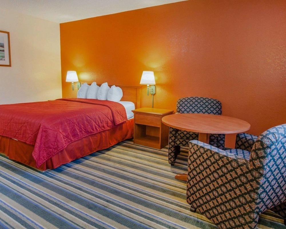 Quality Inn & Suites Medford Airport Eksteriør billede