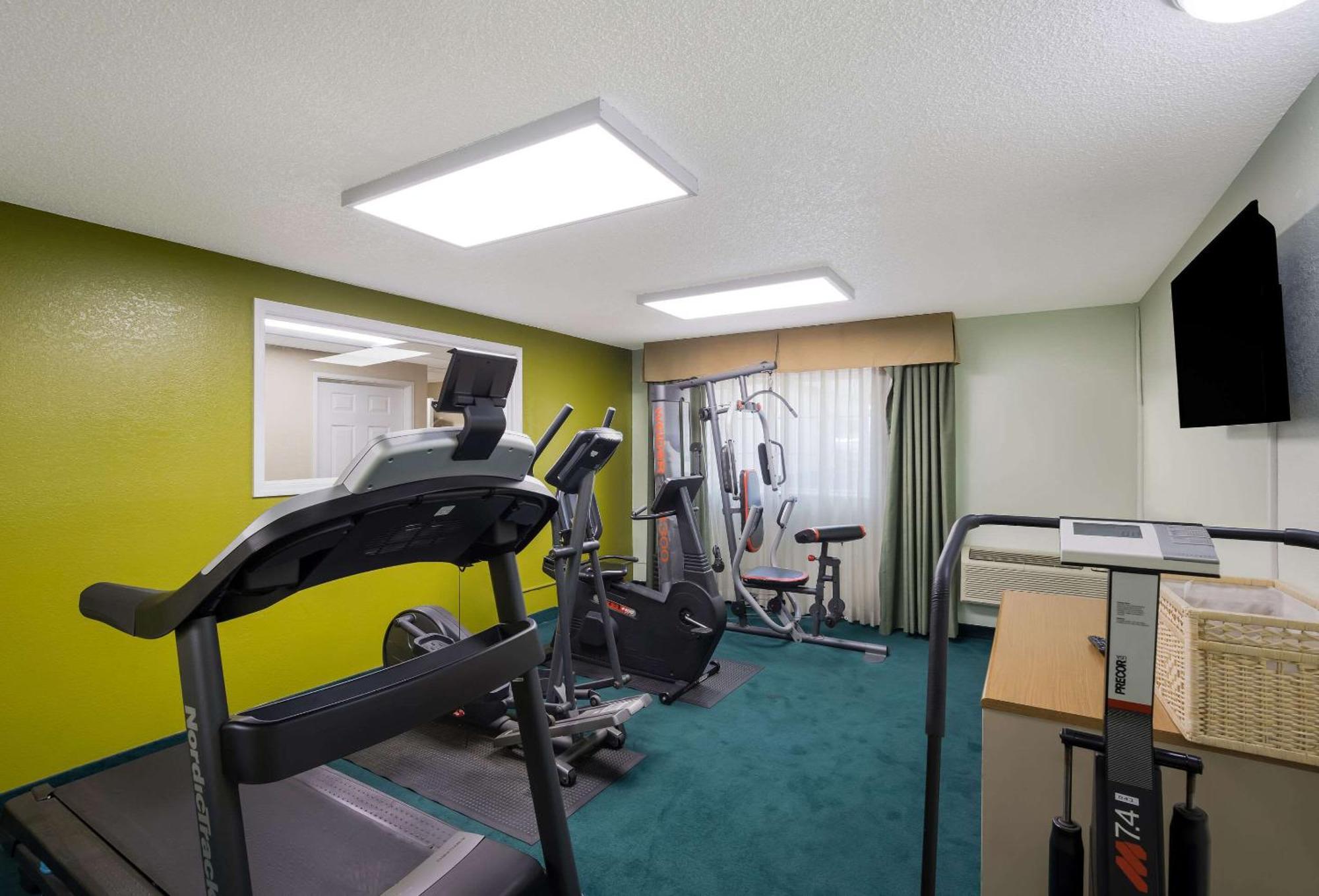 Quality Inn & Suites Medford Airport Eksteriør billede