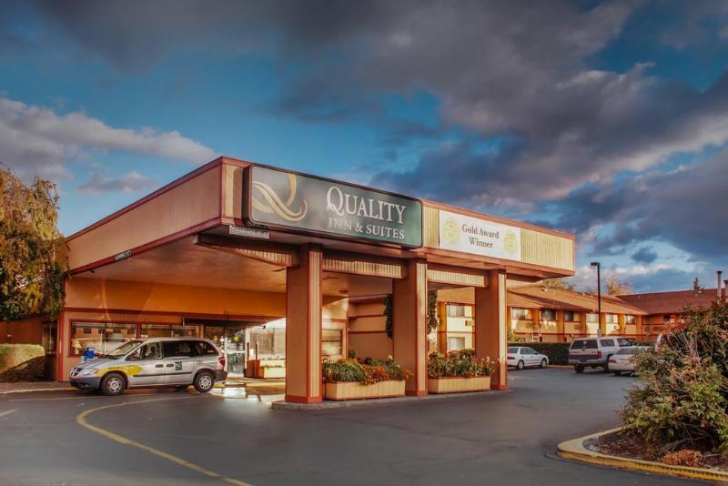 Quality Inn & Suites Medford Airport Eksteriør billede